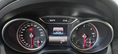 Mercedes-Benz CLA 200 CDI AMG-Line KAMERA — slika 18