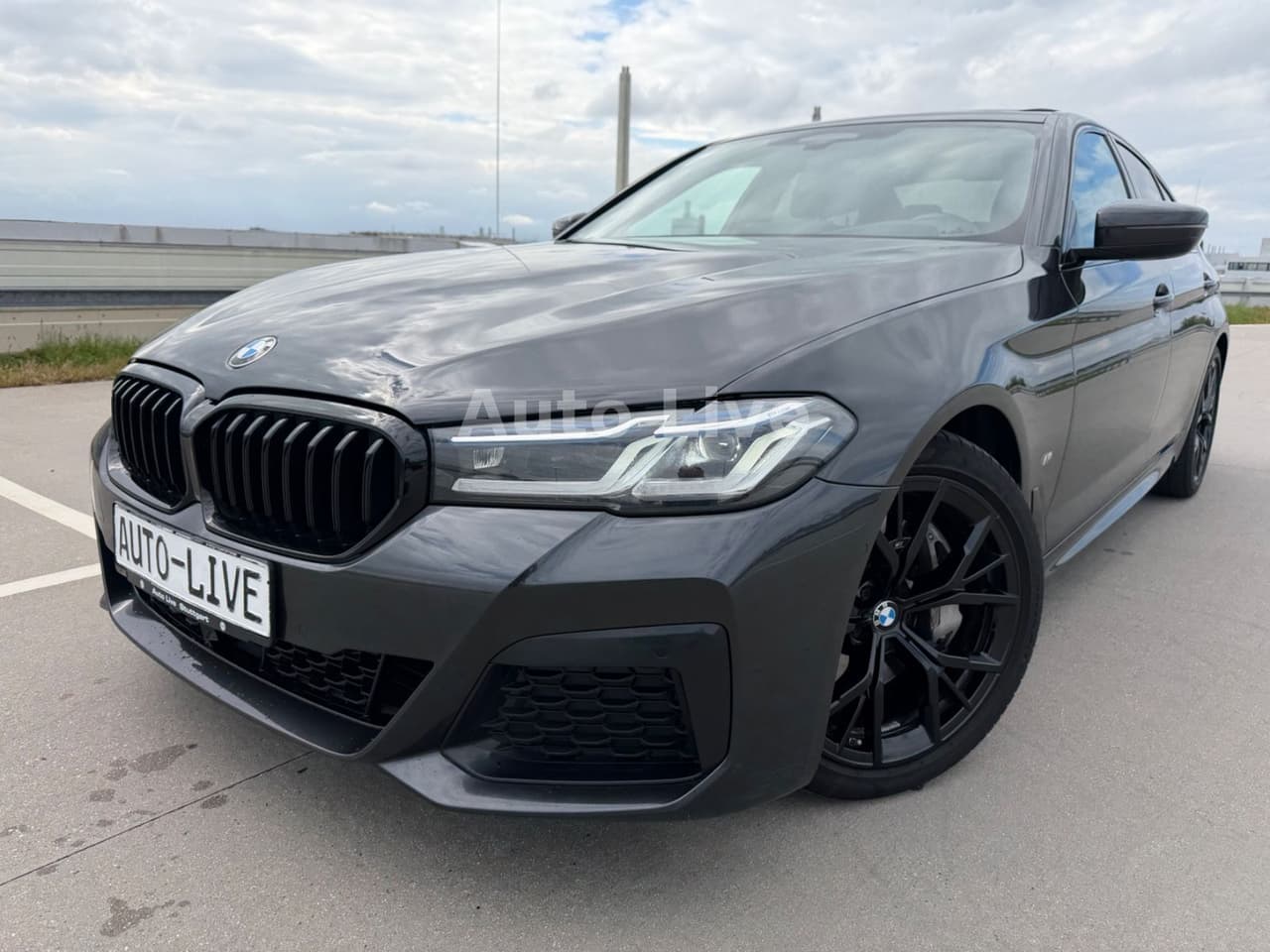 BMW 530 d x Drive*M PAKET*SAG*GSHD*LASER*VIR*HEAD-UP — slika 1
