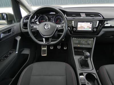 Volkswagen Touran 1.6 TDI SOUND LED Navi PANO 7Sitzer ACC — slika 4