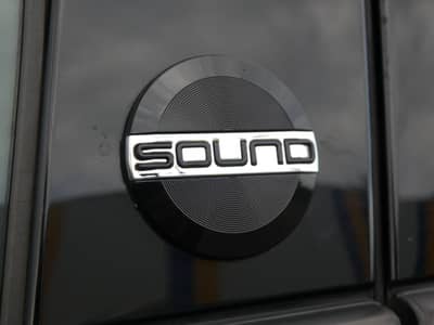 Volkswagen Touran 1.6 TDI SOUND LED Navi PANO 7Sitzer ACC — slika 23