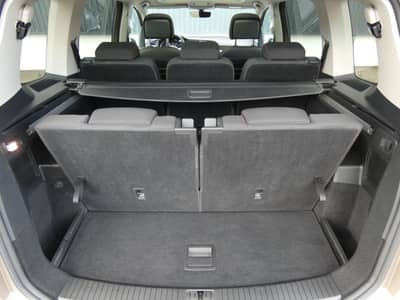 Volkswagen Touran 1.6 TDI SOUND LED Navi PANO 7Sitzer ACC — slika 11