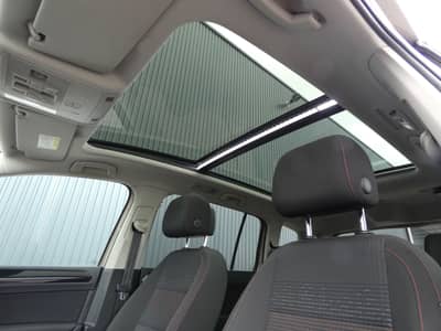 Volkswagen Touran 1.6 TDI SOUND LED Navi PANO 7Sitzer ACC — slika 22