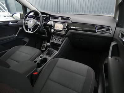 Volkswagen Touran 1.6 TDI SOUND LED Navi PANO 7Sitzer ACC — slika 2