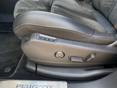 Peugeot 3008 Hybrid4 300 GT Pack ACC/AHK/Focal/Massage — slika 7