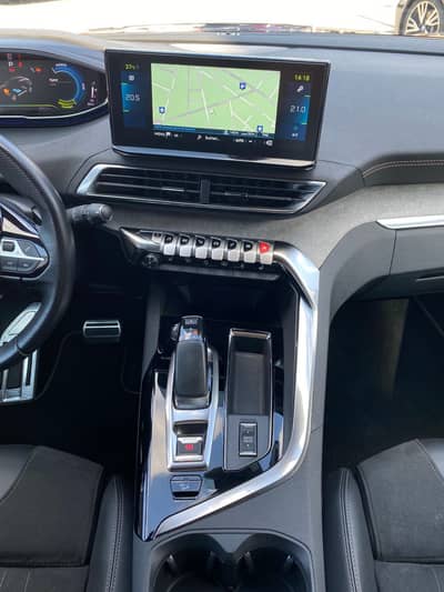 Peugeot 3008 Hybrid4 300 GT Pack ACC/AHK/Focal/Massage — slika 11