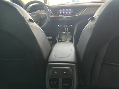 Opel Insignia B Sports Tourer Ultimate OPC-Line — slika 16