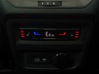 Volkswagen Tiguan R-Line eHybrid Pano*Matrix*360*AHK*ACC*Ap — slika 18