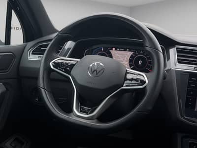 Volkswagen Tiguan R-Line eHybrid Pano*Matrix*360*AHK*ACC*Ap — slika 13