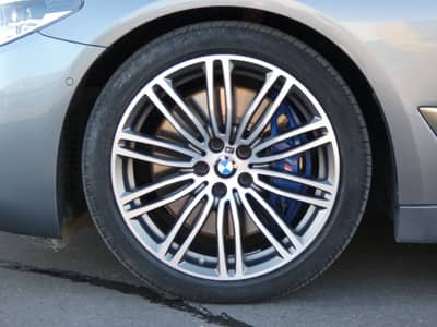 BMW M550i xDrive A.LED Komfortsitze STHZG Sitzklima — slika 26