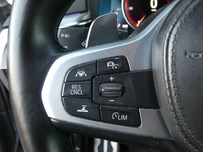 BMW M550i xDrive A.LED Komfortsitze STHZG Sitzklima — slika 15