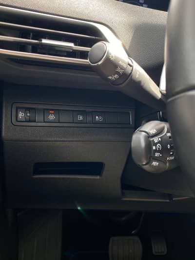Peugeot 3008 Hybrid 225 Allure Nav/PDC+Kamera/Assistenz — slika 7