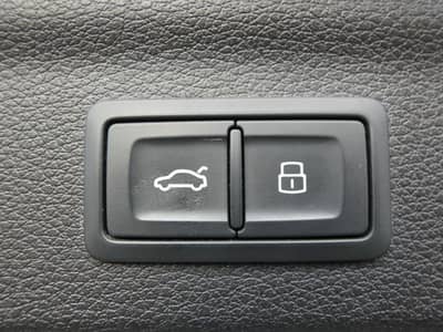 Audi Q3 40 TDI 4x4 LED+ VIRTUAL STHZG Kamera ACC 1-Hd — slika 22