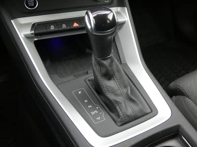 Audi Q3 40 TDI 4x4 LED+ VIRTUAL STHZG Kamera ACC 1-Hd — slika 17