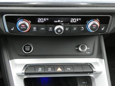 Audi Q3 40 TDI 4x4 LED+ VIRTUAL STHZG Kamera ACC 1-Hd — slika 16