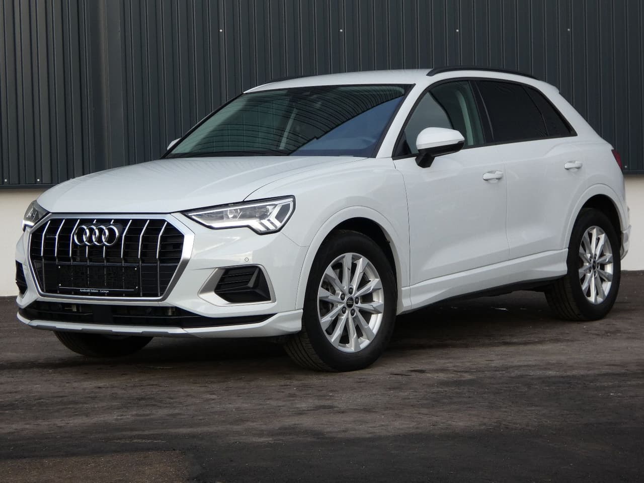 Audi Q3 40 TDI 4x4 LED+ VIRTUAL STHZG Kamera ACC 1-Hd — slika 1