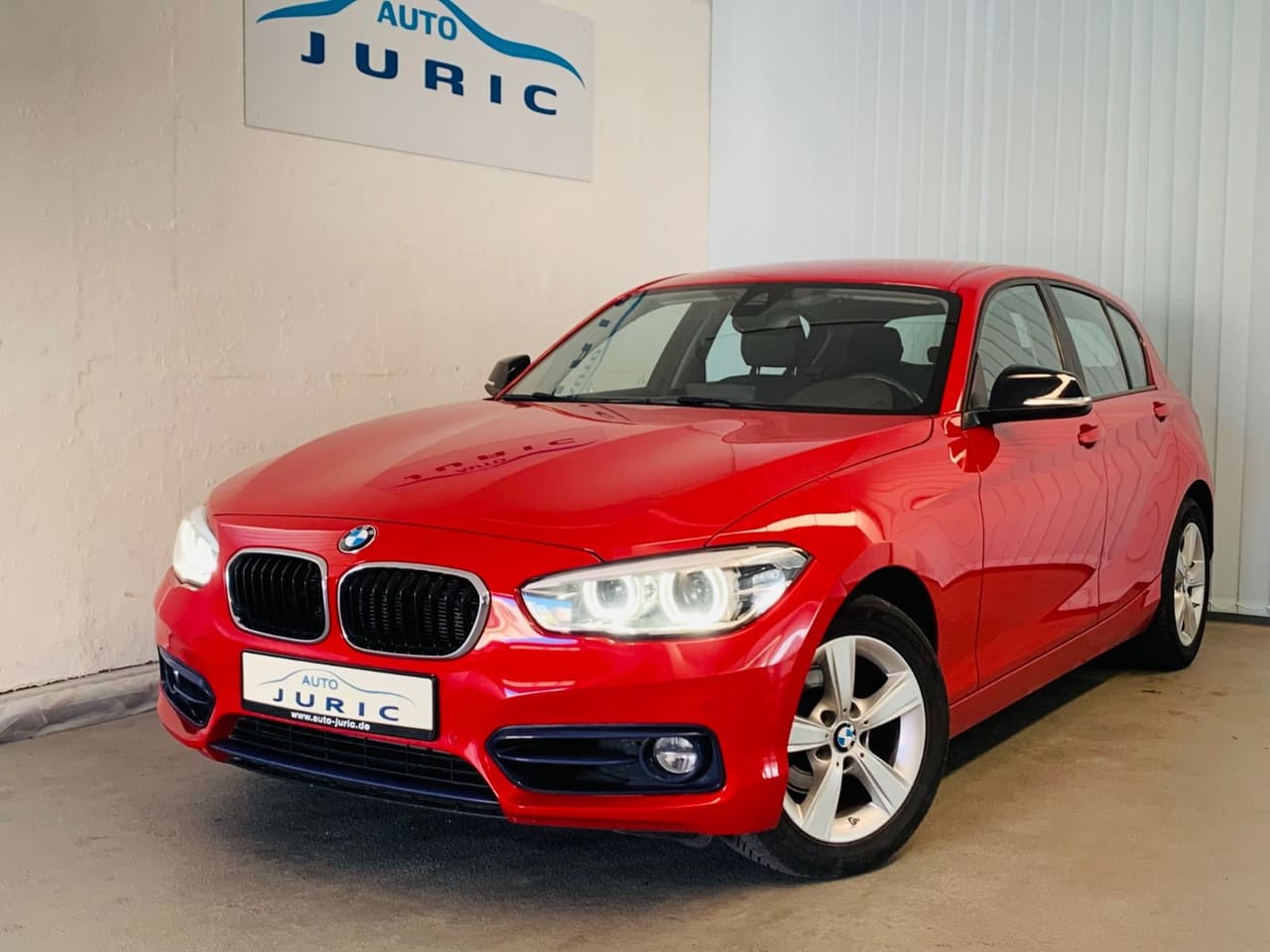 BMW 118 d Sport Line Aut°LED°TEMP°NAVI°PDC°H/K° — slika 1