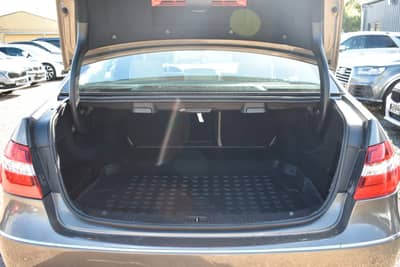 Mercedes-Benz E 350 CGI Limousine STH/AHK/MEMORY/KEYLESS — slika 35