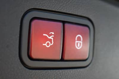 Mercedes-Benz E 350 CGI Limousine STH/AHK/MEMORY/KEYLESS — slika 36