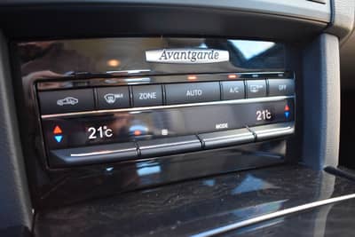 Mercedes-Benz E 350 CGI Limousine STH/AHK/MEMORY/KEYLESS — slika 20