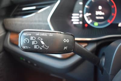 Skoda Octavia Combi Scout 4x4/KEYLESS/HUD/AHK/LED — slika 22