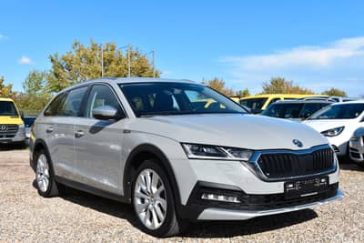 Skoda Octavia Combi Scout 4x4/KEYLESS/HUD/AHK/LED — slika 2