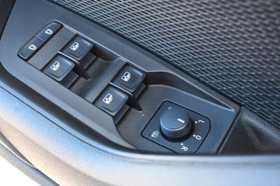 Skoda Octavia Combi Scout 4x4/KEYLESS/HUD/AHK/LED — slika 23