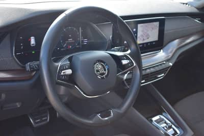 Skoda Octavia Combi Scout 4x4/KEYLESS/HUD/AHK/LED — slika 8