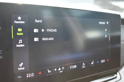 Skoda Octavia Combi Scout 4x4/KEYLESS/HUD/AHK/LED — slika 28