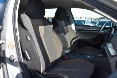 Skoda Octavia Combi Scout 4x4/KEYLESS/HUD/AHK/LED — slika 11