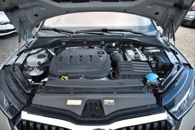 Skoda Octavia Combi Scout 4x4/KEYLESS/HUD/AHK/LED — slika 37