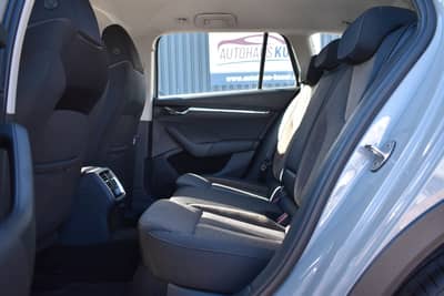 Skoda Octavia Combi Scout 4x4/KEYLESS/HUD/AHK/LED — slika 24
