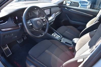 Skoda Octavia Combi Scout 4x4/KEYLESS/HUD/AHK/LED — slika 7