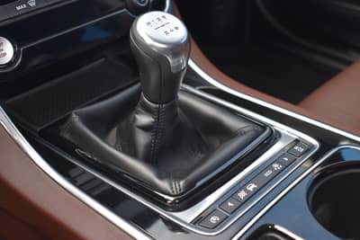 Jaguar XE Portfolio Kamera/Meridian Sound/Schiebedach — slika 27