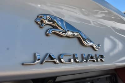 Jaguar XE Portfolio Kamera/Meridian Sound/Schiebedach — slika 38