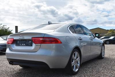Jaguar XE Portfolio Kamera/Meridian Sound/Schiebedach — slika 3