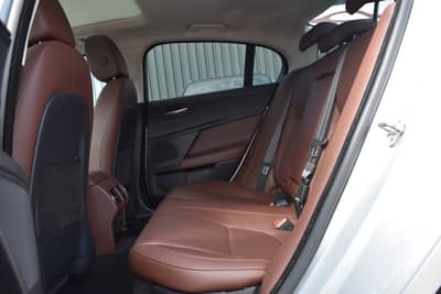 Jaguar XE Portfolio Kamera/Meridian Sound/Schiebedach — slika 18