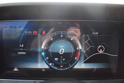Mercedes-Benz E 350d T-Modell HUD/BURMESTER/CARPLAY/LED/KAMERA — slika 37