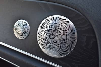 Mercedes-Benz E 350d T-Modell HUD/BURMESTER/CARPLAY/LED/KAMERA — slika 32