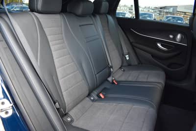 Mercedes-Benz E 350d T-Modell HUD/BURMESTER/CARPLAY/LED/KAMERA — slika 29