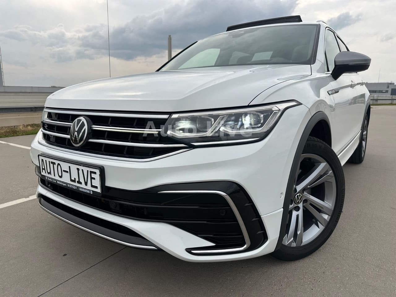 Volkswagen Tiguan Allspace 2.0 TDI DSG*4M*R LIN*PAN*AHK*VOL — slika 1