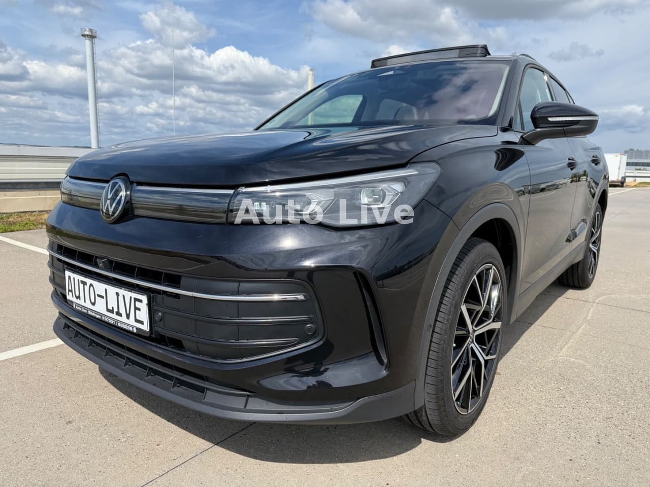 Volkswagen Tiguan 2.0 TDI*4M*LIFE*PAN*VIR*IQ-MATRIX*360*VOL — slika 1