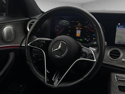 Mercedes-Benz E 300de T AMG-Line Pano*MBEAM*360*Burmester*Dist — slika 13