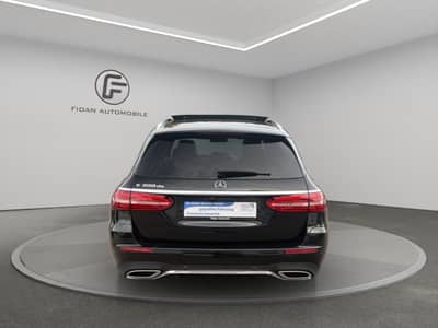 Mercedes-Benz E 300de T AMG-Line Pano*MBEAM*360*Burmester*Dist — slika 4