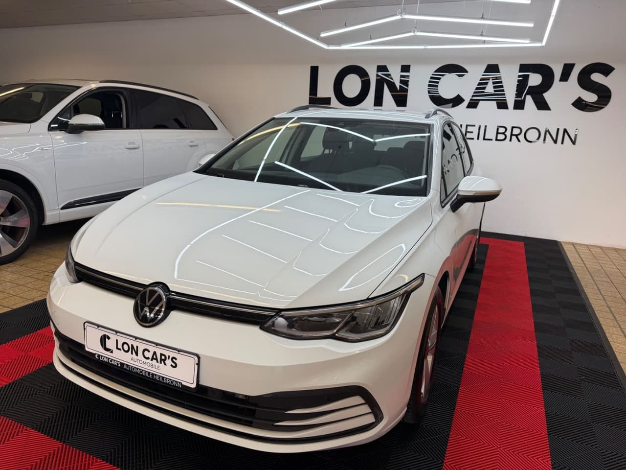 Volkswagen Golf VIII Variant Life/Navi/LED/Ambient/Erster H — slika 1