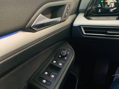 Volkswagen Golf VIII Variant Life DSG°AMBIENT°AHK°ACC°1.Hd° — slika 15
