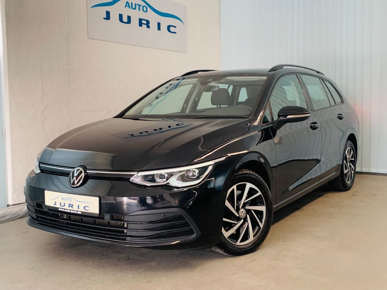 Volkswagen Golf VIII Variant Life DSG°AMBIENT°AHK°ACC°1.Hd° — slika 1