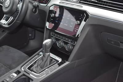 Volkswagen Arteon R-Line 4Motion PANO/AHK/STH/MASAGE/DYNAUD — slika 15