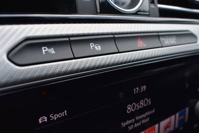 Volkswagen Arteon R-Line 4Motion PANO/AHK/STH/MASAGE/DYNAUD — slika 19