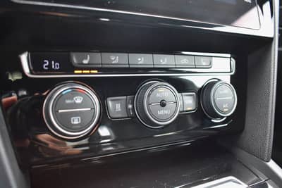 Volkswagen Arteon R-Line 4Motion PANO/AHK/STH/MASAGE/DYNAUD — slika 17