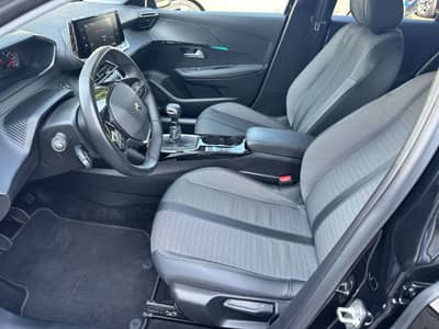 Peugeot 208 Allure — slika 4